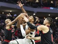 开云体育入口-雄鹿胜公牛，客场保持不败