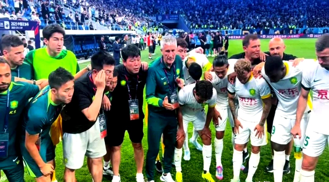 防线坚不可摧!球队成功击败对手 防线坚不可摧!球队成功击败对手