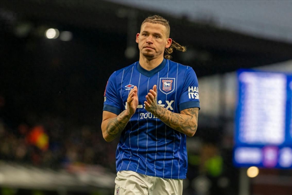 曼城连胜晋级,英超豪门永不屈服 曼城连胜晋级,英超豪门永不屈服