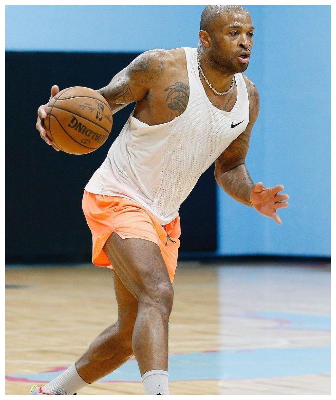 后防线连续失球主力中锋状态回升 后防线连续失球主力中锋状态回升