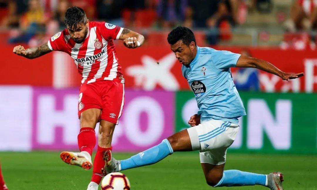 西甲比赛一触即发,双方球员全力拼搏的简单介绍 西甲比赛一触即发,双方球员全力拼搏的简单介绍