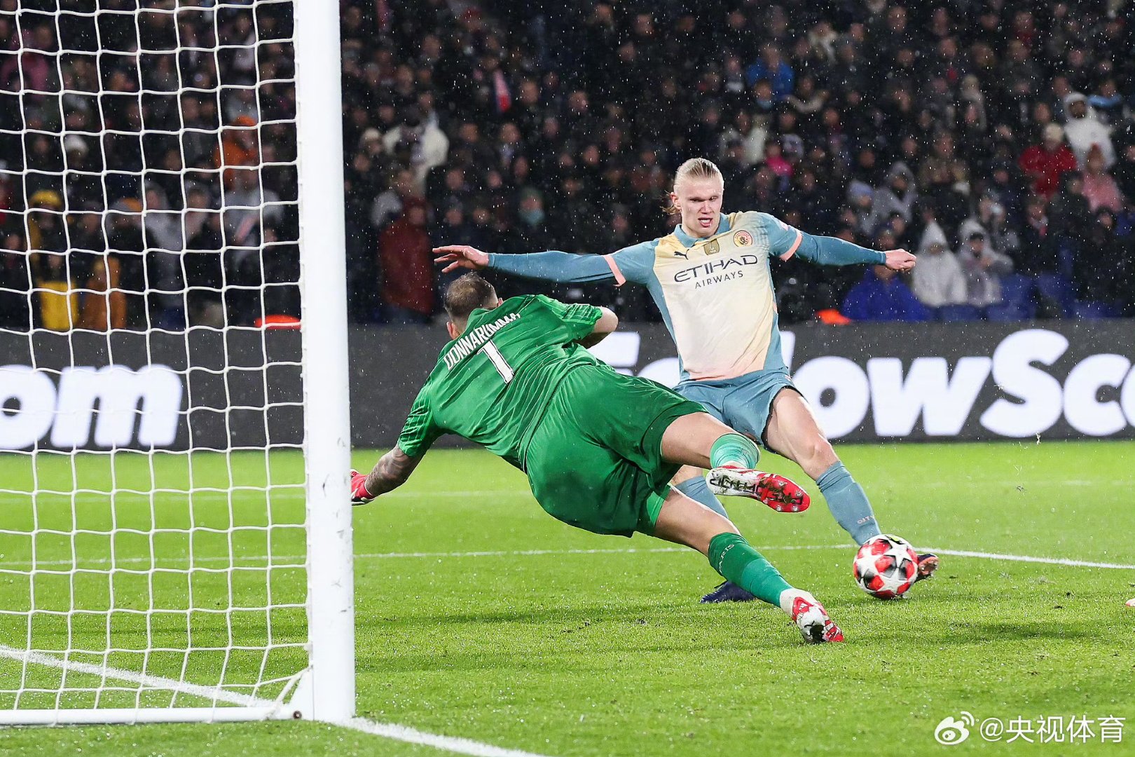 包含巴黎圣日耳曼大胜,四连胜势如破竹的词条 包含巴黎圣日耳曼大胜,四连胜势如破竹的词条