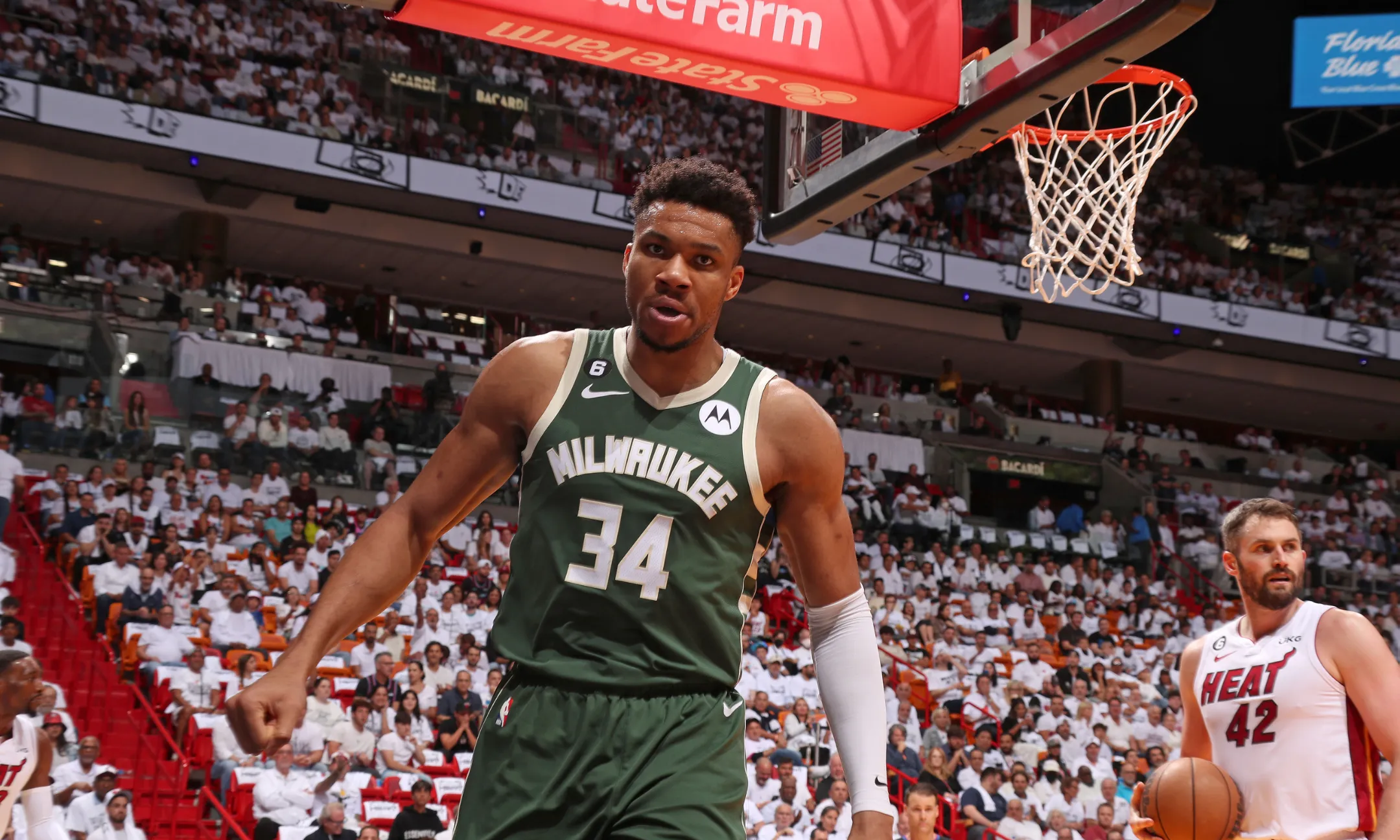 雄鹿遭遇连败,字母哥全场22投只命中6球 雄鹿遭遇连败,字母哥全场22投只命中6球