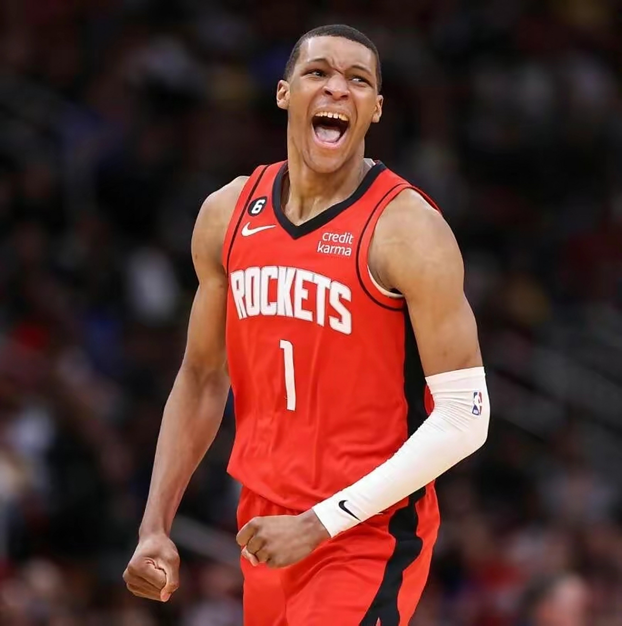 「火箭逆转击败活塞，实现反弹」