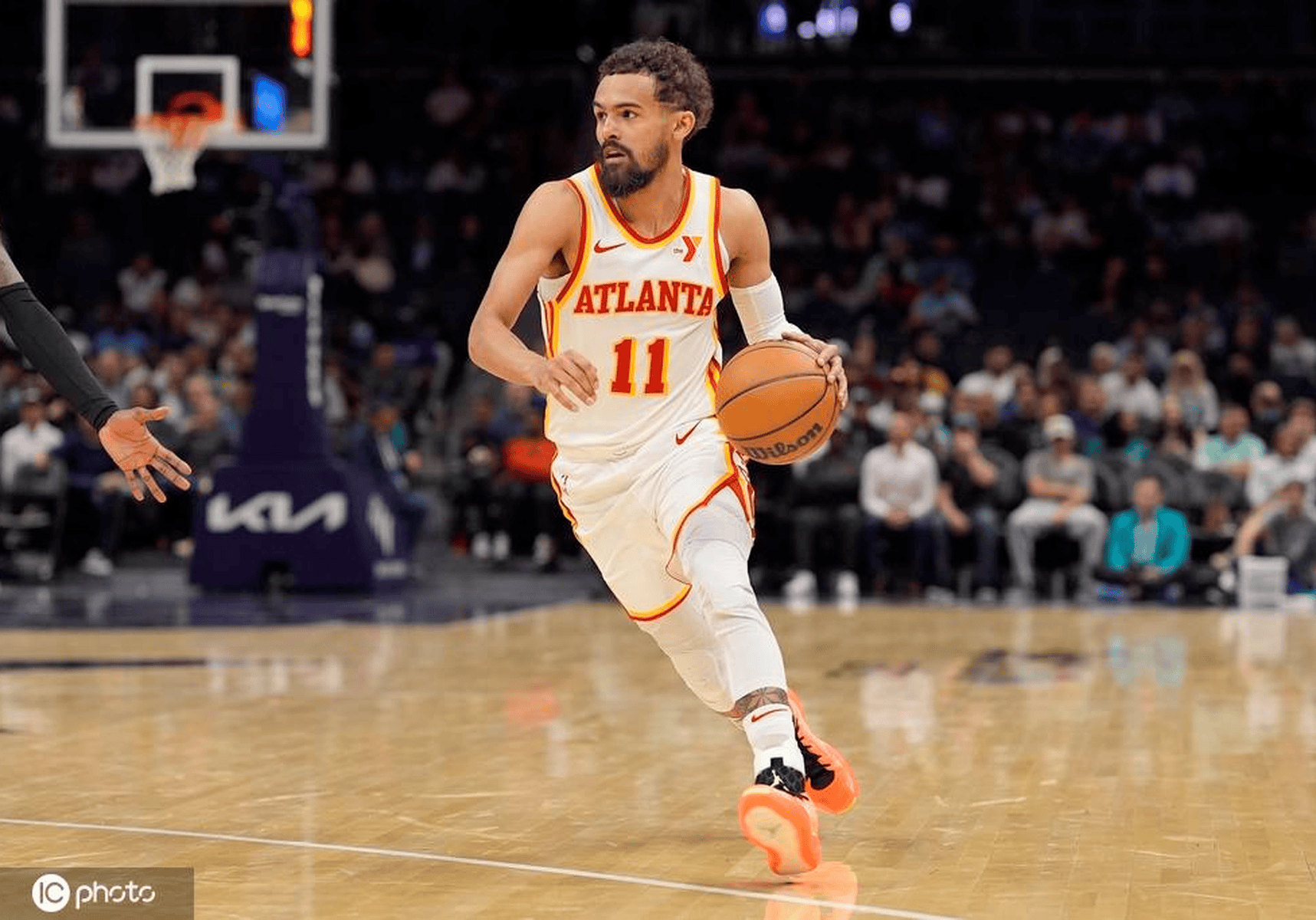 关于老鹰击败凯尔特人,特雷-杨砍下30分的信息 关于老鹰击败凯尔特人,特雷-杨砍下30分的信息